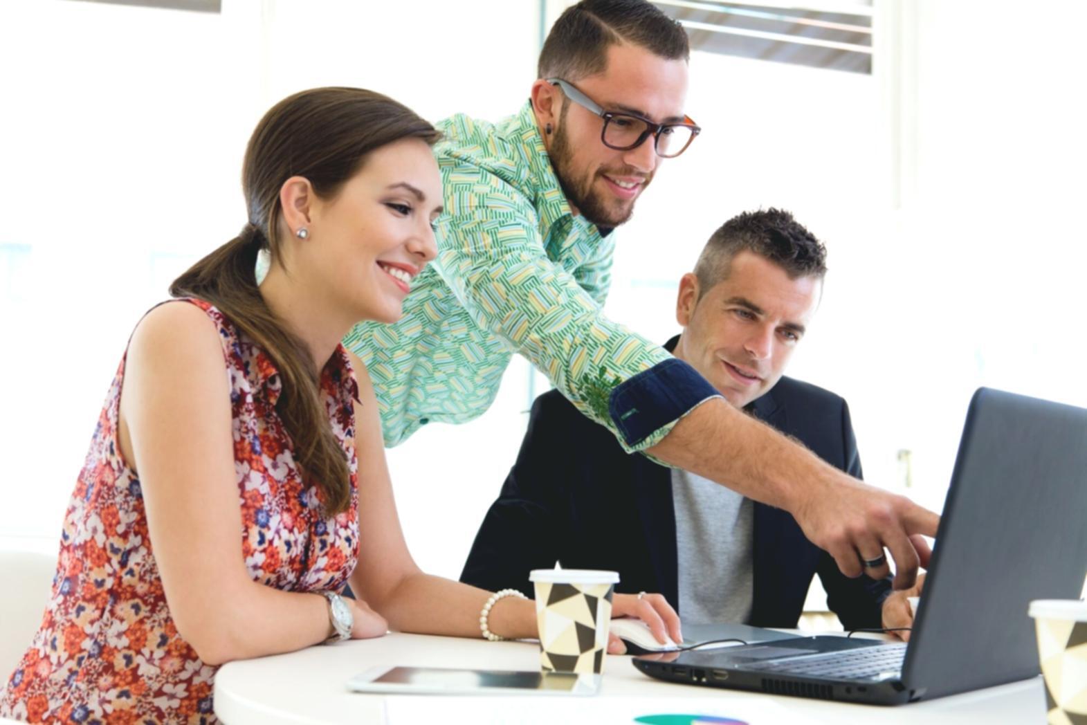 Modernes Bürogebäude von jovenatrix in Düsseldorf mit zeitgenössischer Architektur